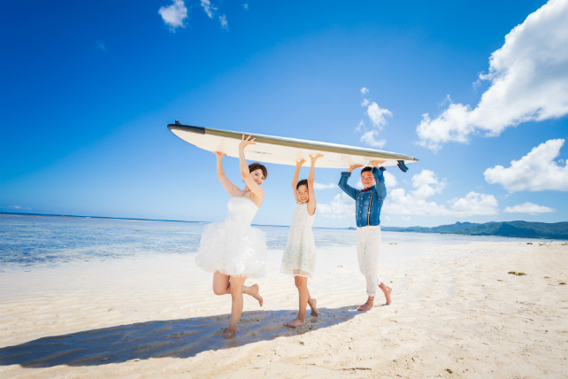 沖縄のビーチでもSUPボードは大活躍