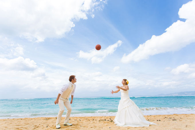 ビーチフォトウェディングのツーショットポーズ45シーン80枚を大公開 沖縄ウェディングオンライン