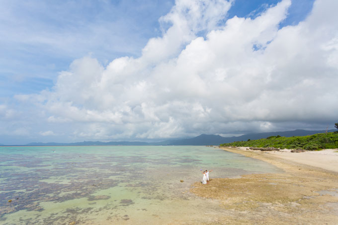 絶景が広がる石垣島の海を俯瞰で撮れるタバガービーチ