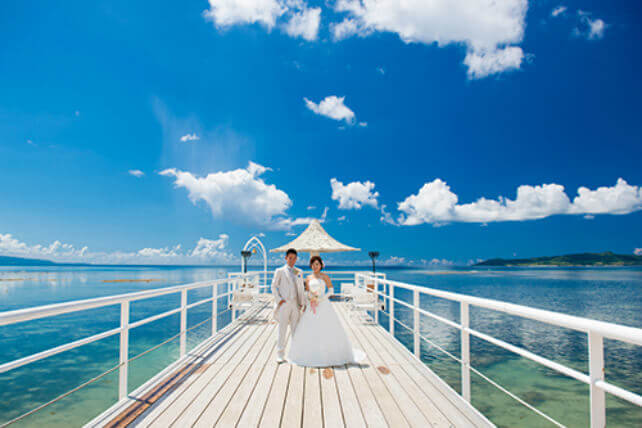 新婚旅行　フサキエンジェルピアでフォトウェディング｜沖縄ウェディングオンライン