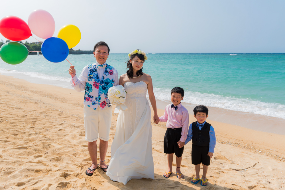 これで沖縄フォトウェディングは絶対成功 新郎の衣装とシーンやポーズ134選 沖縄ウェディングオンライン