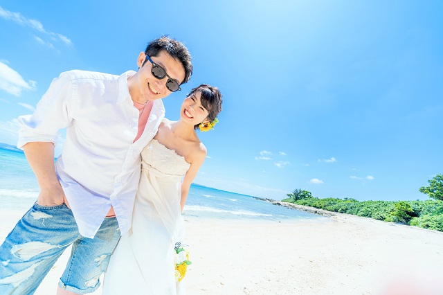 色鮮やかな石垣島の海の青を、贅沢に背景にしたフォトウェディング！